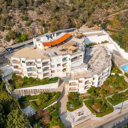 Lydia's Luxury Loutráki