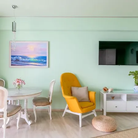 Lydia's Luxury * Loutráki