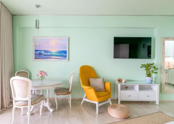 Lydia's Luxury * لوتراكي